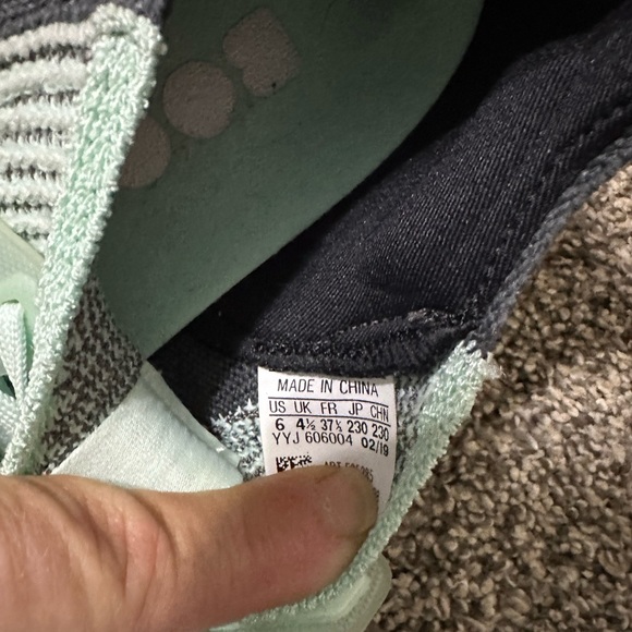 Adidas boosts - Picture 4 of 4